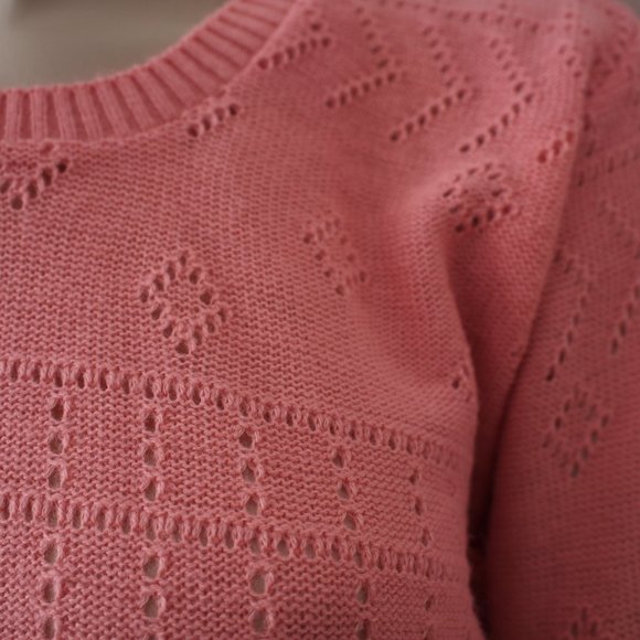 🌹 2/$20, 3/$28 Vintage bell sleeve pink knit sweater - Picture 9 of 11